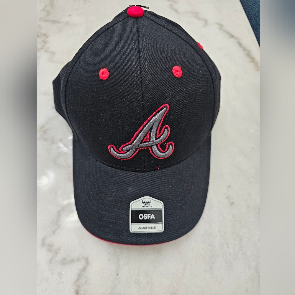 Fan Favorite Atlanta Braves Black Red  Genuine Cap
